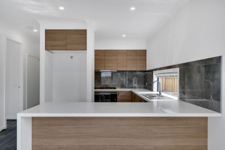 Family Home in Ooranya estate! - Photo 5