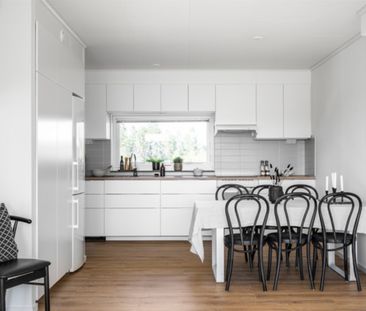 Vikaholmsallén 21 B - Foto 1