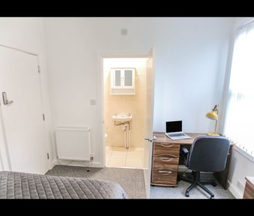 4 Bed Terraced House, Broomfield Road, CV5 - Photo 3