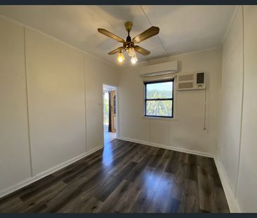 SPACIOUS HOME WITH LARGE ENTERTAINING AREA & PLENTY OF ROOM TO PLAY - Photo 5