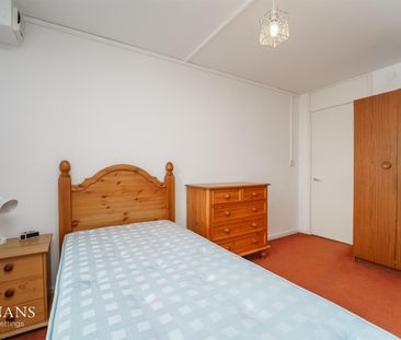 Spruce Court, Salford - Photo 6