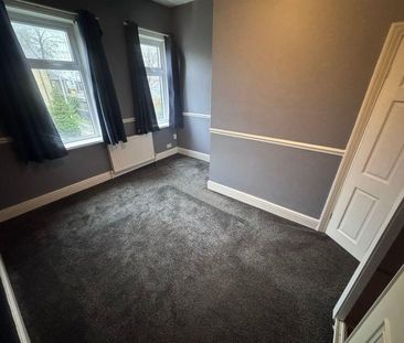 2 bedroom end of terrace house to rent - Photo 3