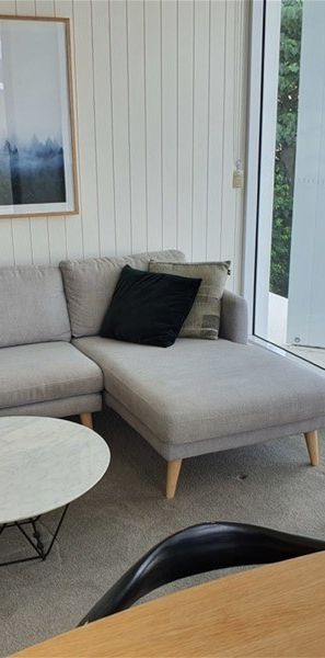 Unfurnished, Air-conditioned 2 Bedroom Apartment - walk to schools, bars/cafes, public transport and the Brisbane River - Photo 1