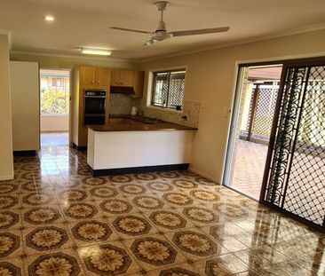 5 Lanchester Street, Stafford Heights QLD, Belconnen - Photo 4