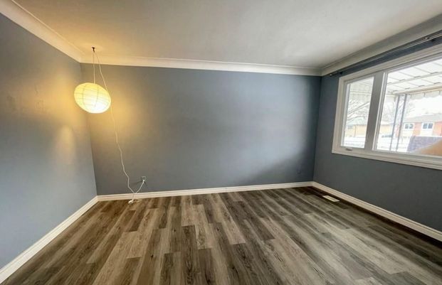For Lease - 6852 HAGAR Avenue, Niagara Falls, Ontario - Photo 1