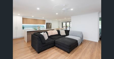 ALL ABOUT LOCATION - Photo 2