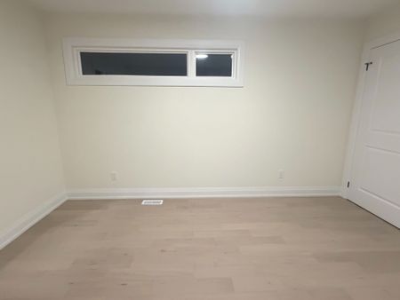 For Lease - 8723 Harlyn Common, Niagara Falls, Ontario - Photo 2