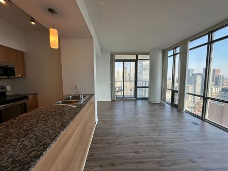 For Lease - 38 Grenville Street Unit# 3707, Toronto, Ontario - Photo 3