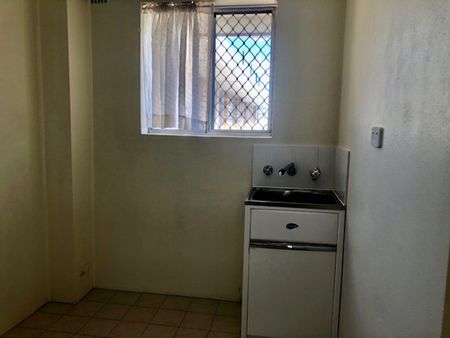 COSY 2 BEDROOM UNIT - Photo 4