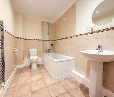 Brookbank Close, Cheltenham GL50 3NS - Photo 3