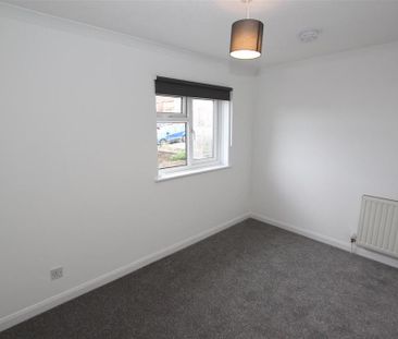 2 bedroom semi-detached house to rent - Photo 3