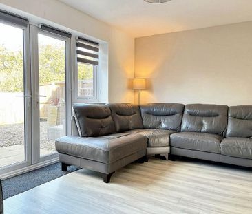 4 bedroom detached house to rent - Photo 1
