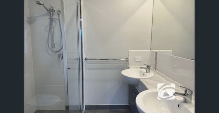 FAMILY HOME WITH MODERN FEATURES – IDEAL LOCATION - Photo 3