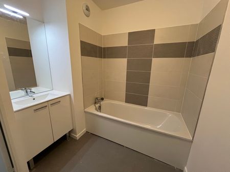 Location Appartement 3 pièces 58m² ELBEUF 76500 - Photo 5