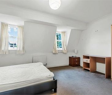 4 bedroom semi-detached house to rent - Photo 5