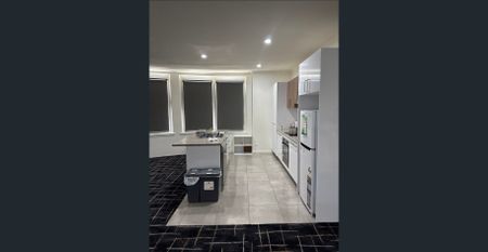 2 Bedroom 2 Bathroom Fully Furnished 1st Floor Apartment - Photo 4