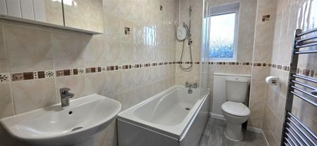 2 bedroom terraced house to rent - Photo 2