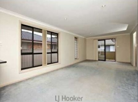 Neat & Tidy home in Prime location - Photo 2