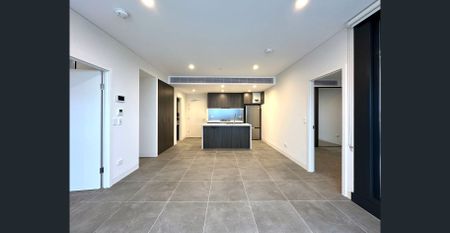 Nearly Brand New Two-bedroom Apartment with one study closed to homebush station!!! - Photo 3