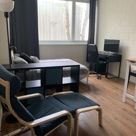 📢 Cession de bail – Studio meublé tout inclus – 1012$ – Côte Sainte-Geneviève - Photo 3