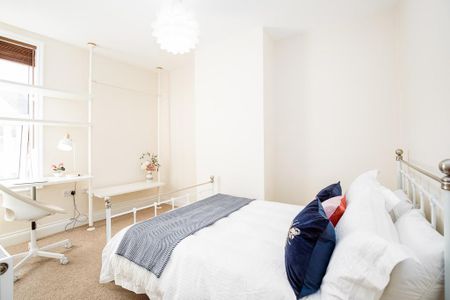 5 bedroom terraced house to rent - Photo 5