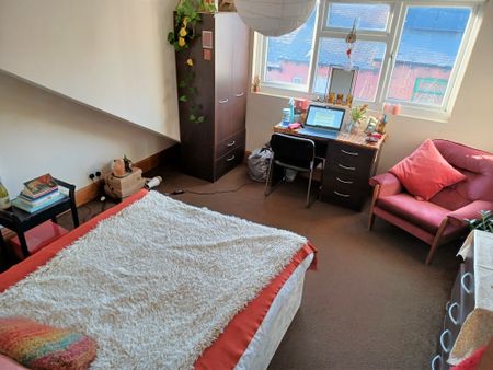 Chiswick Terrace, Leeds, LS6 1DG - Photo 5