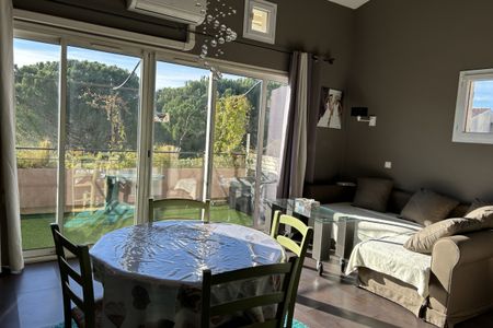 MALLEMORT - DOMAINE DE PONT ROYAL. Appartement meublé de 45m - Photo 4