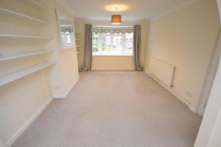 3 bedroom end of terrace house to rent - Photo 2