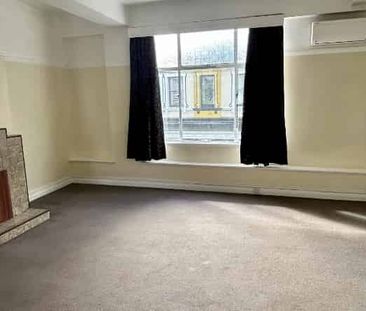 Cuba Street two-bedroom flat - Photo 2