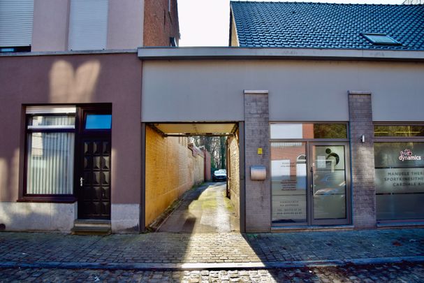 Een magazijn voor opslag in het centrum van Sinaai! - Photo 1