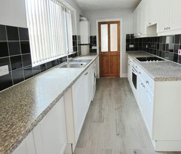 Terraced House to rent on - Photo 1