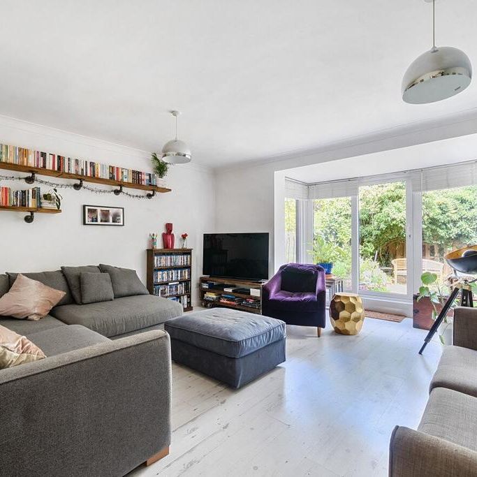 4 bedroom detached house to rent - Photo 1