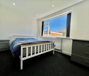 Primley Park Road, Leeds - Photo 2