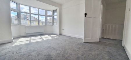 Park Mead, South Harrow, HA2 8NQ - Photo 3