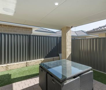 Modern Family Haven - Photo 5