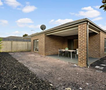“Modern Family Comfort with Parkside Views” - Photo 6