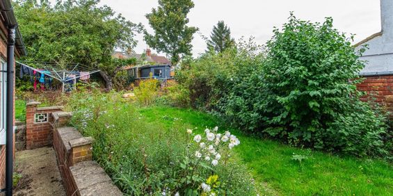 1 bed Room To Let - Photo 3