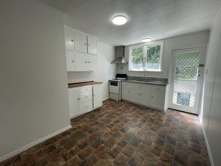 Shakespeare Road, Bluff Hill - Photo 3