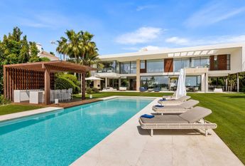 6 bedroom luxury Villa for rent in Nueva Andalucia, Spain