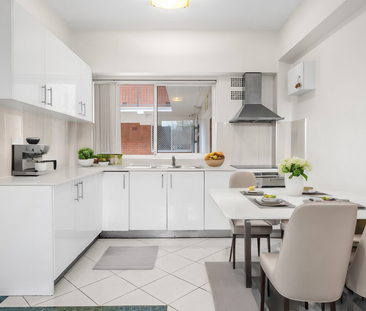 BEAUTIFUL 2 BEDROOM 1 BATHROOM UNIT WITH CAR SPACE - Photo 3