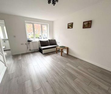 2 bedroom semi-detached house to rent - Photo 4