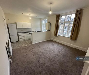 2 bedroom flat to rent - Photo 1