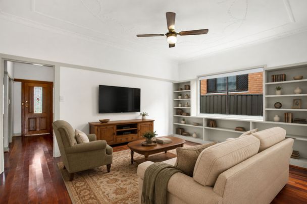 Wonderful Family Residence In Highly Desirable Location - Photo 1