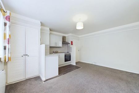 1 bedroom ground floor flat to rent - Photo 5