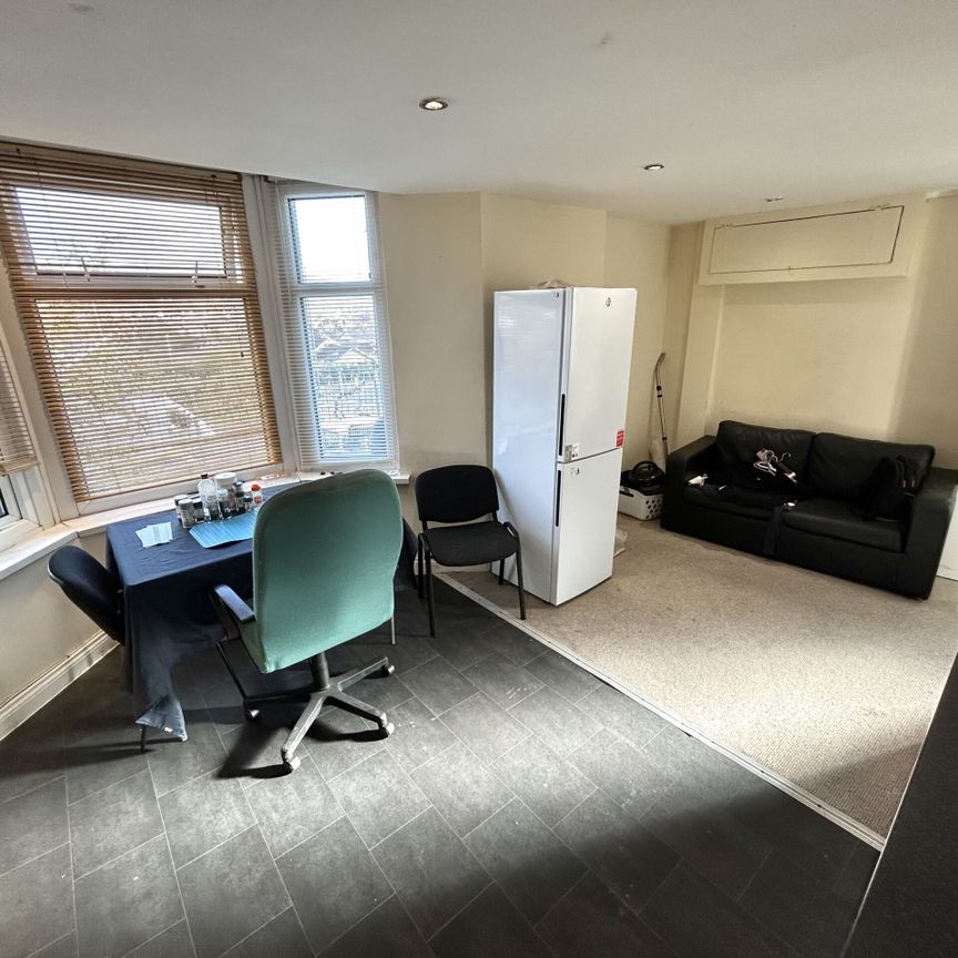 New Park Terrace, Treforest, Pontypridd - Photo 1