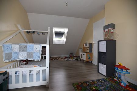 Location Maison 5 pièces 87m² - Photo 2