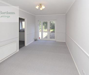 2 bedroom semi-detached bungalow to rent - Photo 1