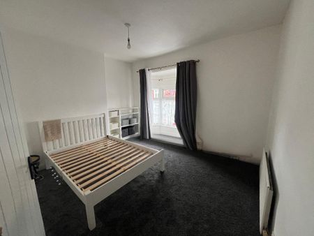 2 Bedroom End Terraced House To Rent - Photo 2