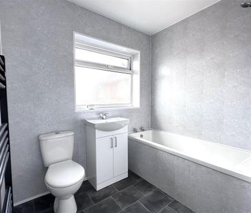 2 bedroom end of terrace house to rent - Photo 6