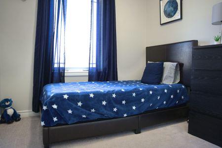 For Lease - 37 Cygnus Crescent, Barrie, Ontario - Photo 5